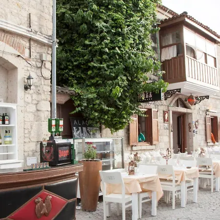 Hazz فندق ألاتشاتي