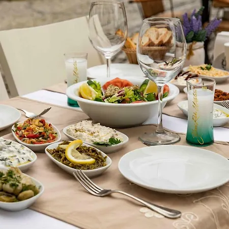 Hazz فندق ألاتشاتي